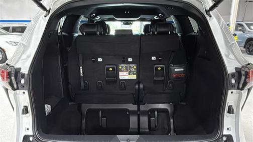 2025 Toyota Sienna Platinum 7 Passenger