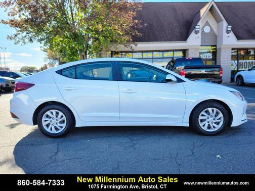 2020 Hyundai ELANTRA SE
