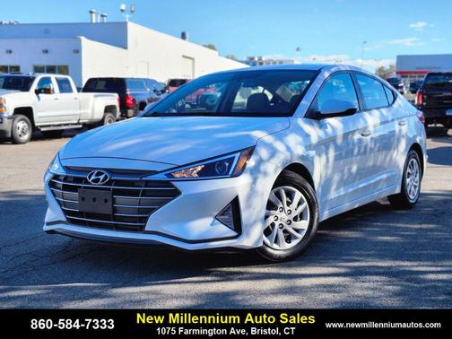 2020 Hyundai ELANTRA SE