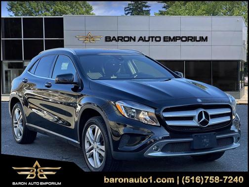 2017 Mercedes-Benz GLA 250 Base 4MATIC for sale in Roslyn, NY - image 2