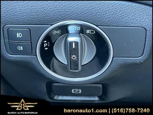 2017 Mercedes-Benz GLA 250 Base 4MATIC for sale in Roslyn, NY - image 31