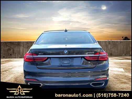 Photo 5 of 35 of 2016 BMW 750 i xDrive