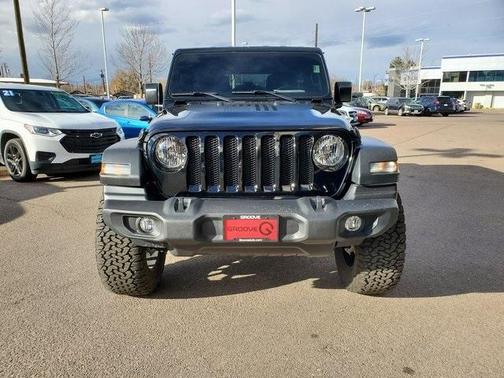 Photo 4 of 33 of 2023 Jeep Wrangler Sport