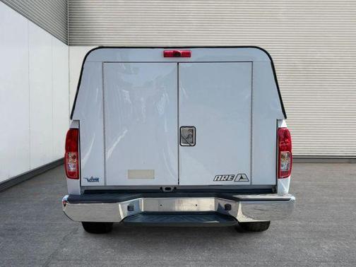 Glacier White 2016 Nissan Frontier SV-I4
