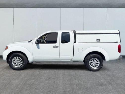 Glacier White 2016 Nissan Frontier SV-I4