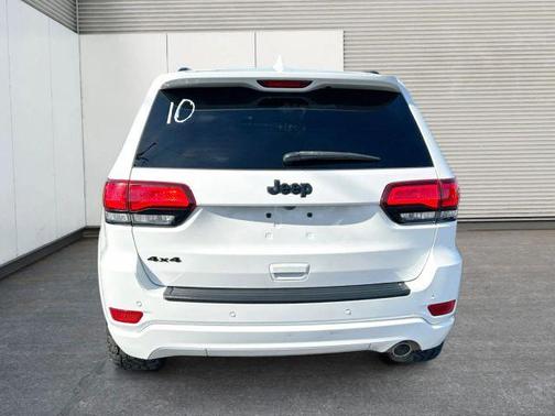 White 2020 Jeep Grand Cherokee Altitude