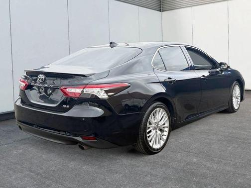 Black 2018 Toyota Camry XLE