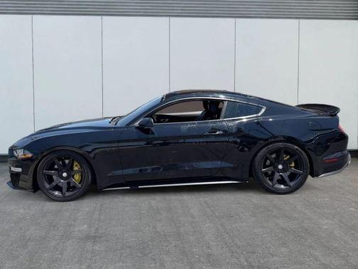 Black 2018 Ford Mustang GT Premium