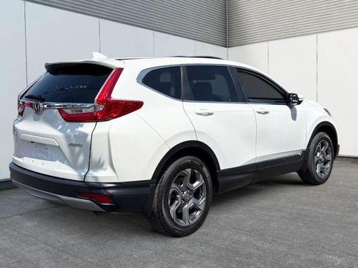 White 2018 Honda CR-V EX