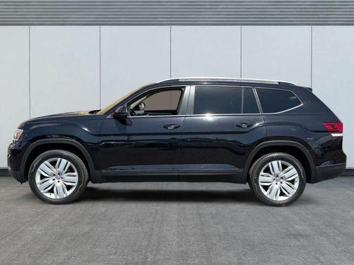 Deep Black Pearl Effect 2019 Volkswagen Atlas 3.6L SE w/Technology