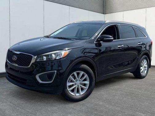 Black 2018 Kia Sorento LX