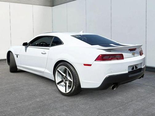 White 2015 Chevrolet Camaro 1LT