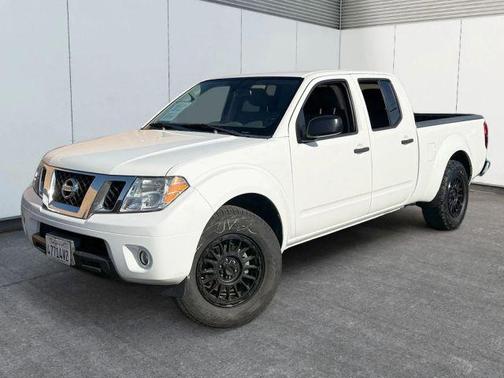 Glacier White 2019 Nissan Frontier SV