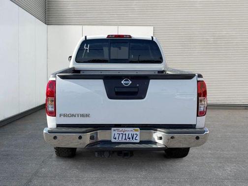 Glacier White 2019 Nissan Frontier SV