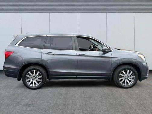 Gray 2019 Honda Pilot EX