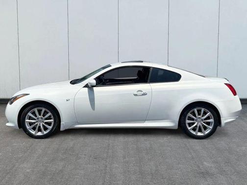 Moonlight White 2014 INFINITI Q60 Journey