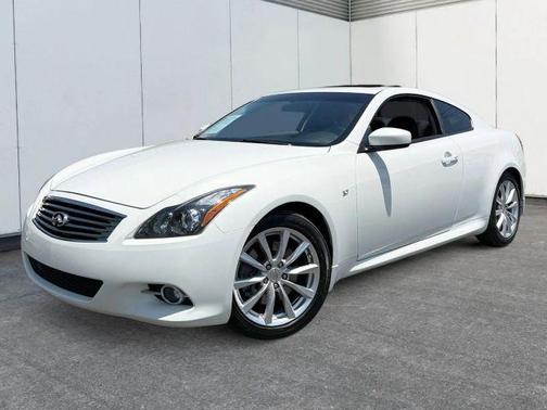 Moonlight White 2014 INFINITI Q60 Journey