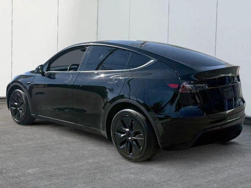 Black 2025 Tesla Model Y Long Range