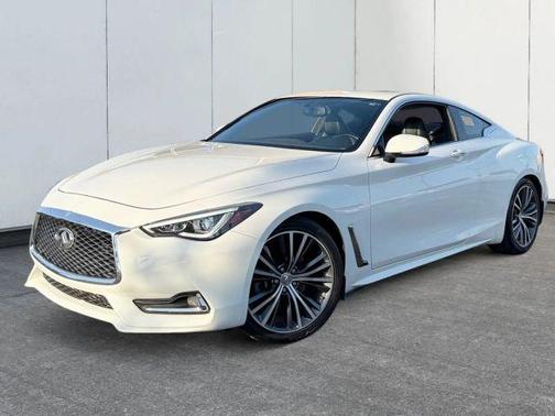Pure White 2017 INFINITI Q60 3.0T Premium
