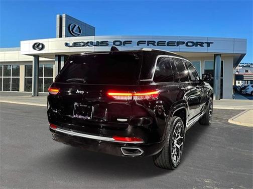 2022 Jeep Grand Cherokee Summit