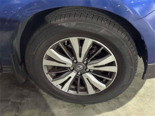 2017 Nissan Pathfinder SL