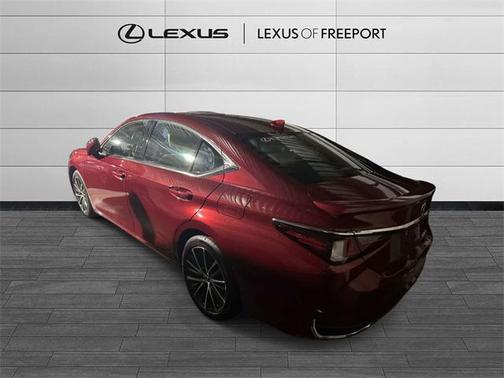 2025 Lexus ES 300h Base