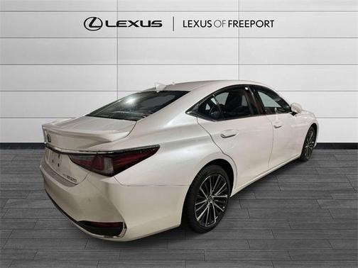 2024 Lexus ES 250 Base