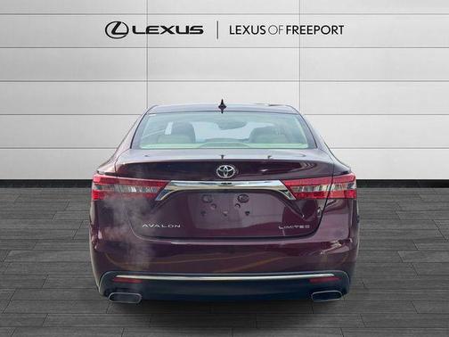 Red 2018 Toyota Avalon XLE