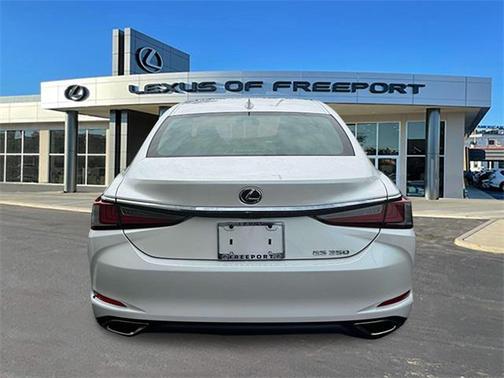 2022 Lexus ES 350 Base