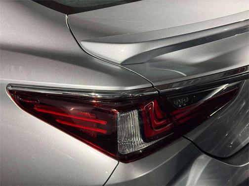 2025 Lexus ES 300h Base