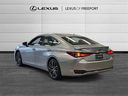 2025 Lexus ES 300h Base