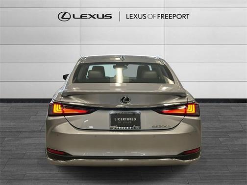2025 Lexus ES 300h Base