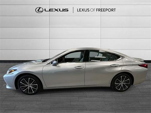 2025 Lexus ES 300h Base