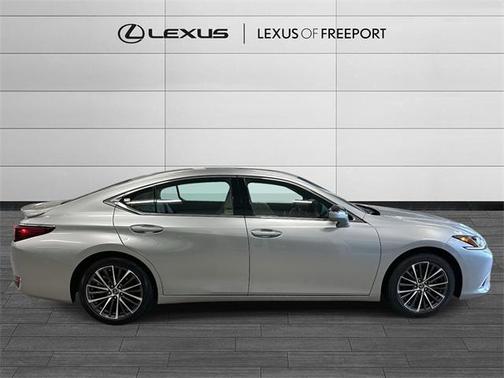 2025 Lexus ES 300h Base