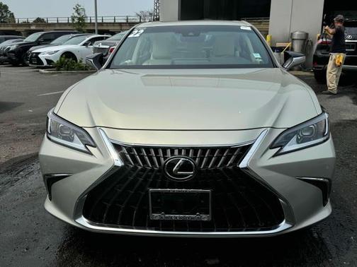 2022 Lexus ES 350 Base