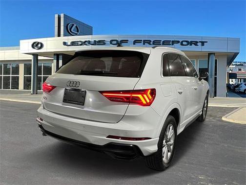 2021 Audi Q3 45 S line Premium
