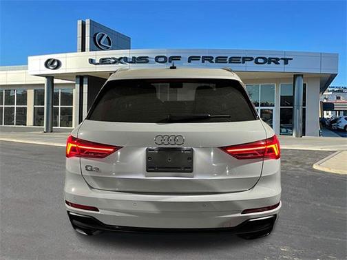 2021 Audi Q3 45 S line Premium