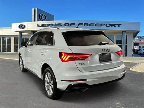 2021 Audi Q3 45 S line Premium