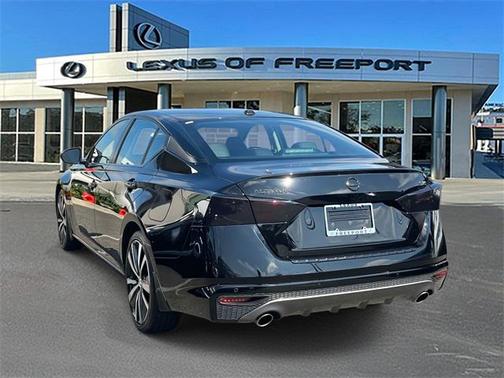 2020 Nissan Altima SR FWD