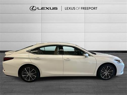 2022 Lexus ES 350 Base