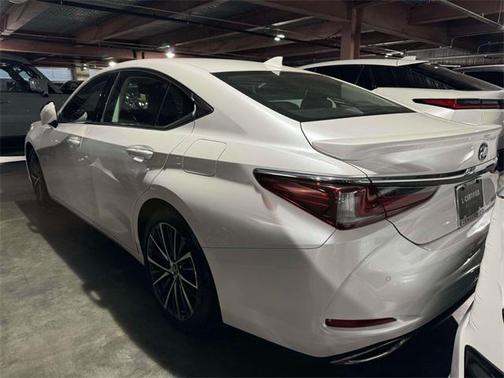2023 Lexus ES 350 Base