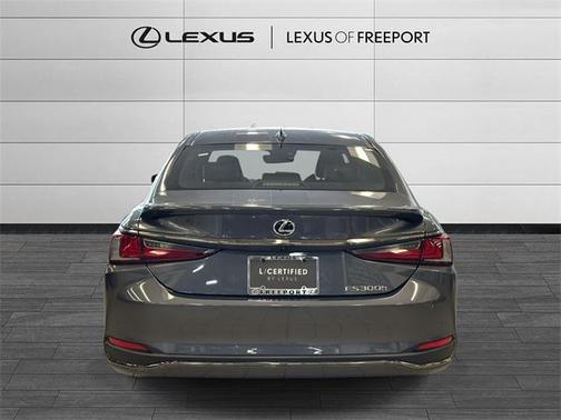 2023 Lexus ES 300h F SPORT Handling