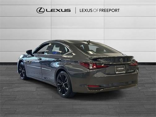 2023 Lexus ES 300h F SPORT Handling