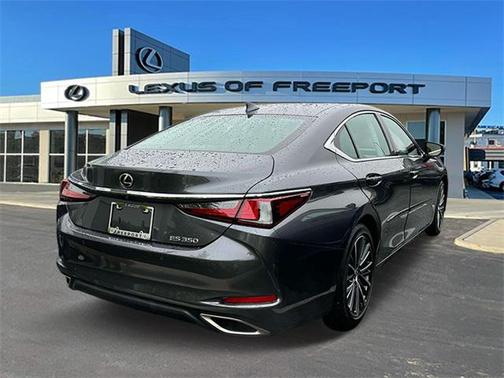 2022 Lexus ES 350 Base