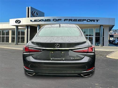 2022 Lexus ES 350 Base