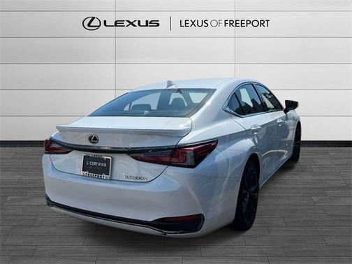 2023 Lexus ES 300h F SPORT Handling