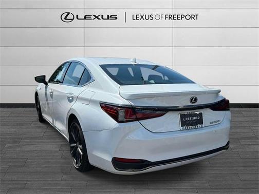 2023 Lexus ES 300h F SPORT Handling