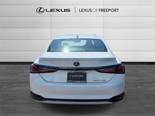 2023 Lexus ES 300h F SPORT Handling