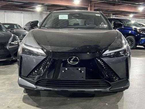 2023 Lexus RZ 450e Luxury