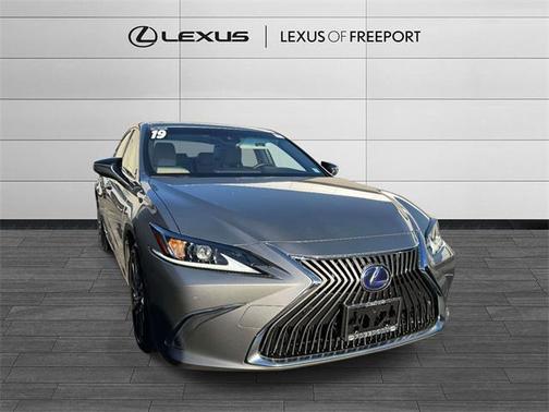 2019 Lexus ES 300h Base